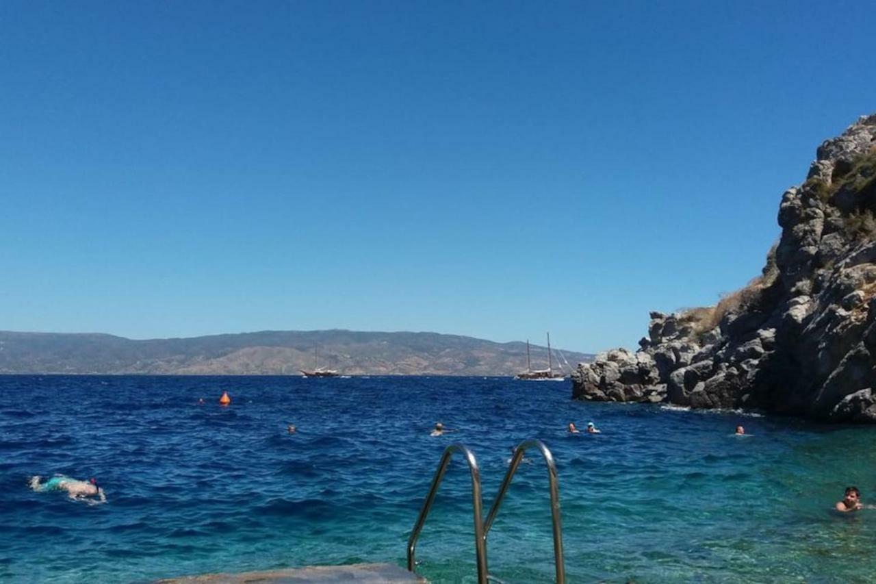 Pine Trees And Sea View Houses In Hydra - Daphne, Chloe, Myrto, Eleni ภายนอก รูปภาพ